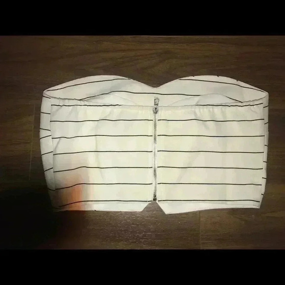 Cute top (Lucy Paris) - Picture 5 of 6